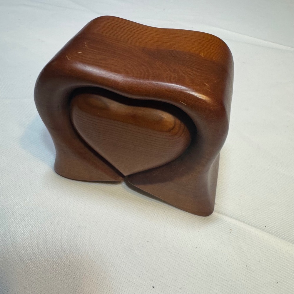 Vtg Handcrafted Native Redwood Heart Puzzle Box Small Vintage Wood Trinket Box - Picture 7 of 10